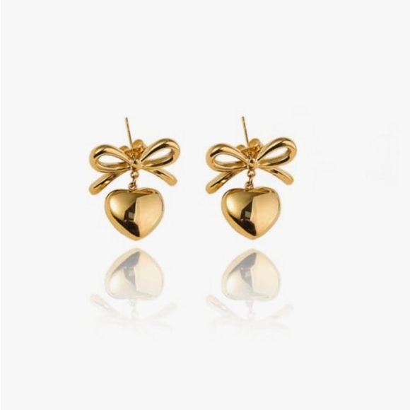 DREWLRY Gold Bow and Heart Earrings - Picture 7 of 9